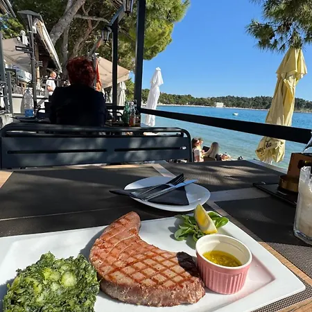 Martin Makarska, Close To The Appartement Makarska