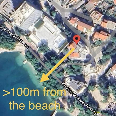 Martin Makarska, Close To The Appartement *
